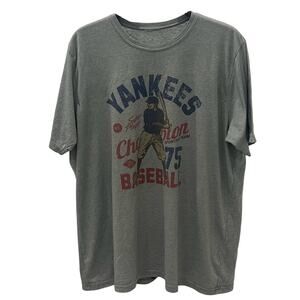 MLB New York Yankees Baseball Retro Vintage Graphic T-shirt ~ Men's XL